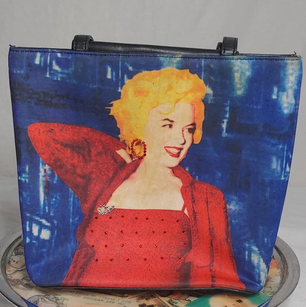 Marilyn Monroe NWOT Beautifully Blinged Hobo Bag